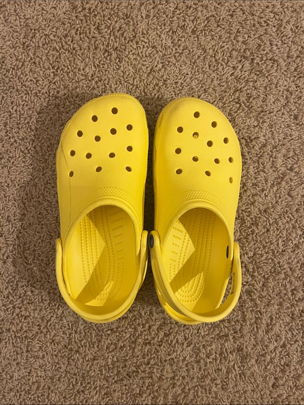 CROCS Classic Clog in Bright Yellow